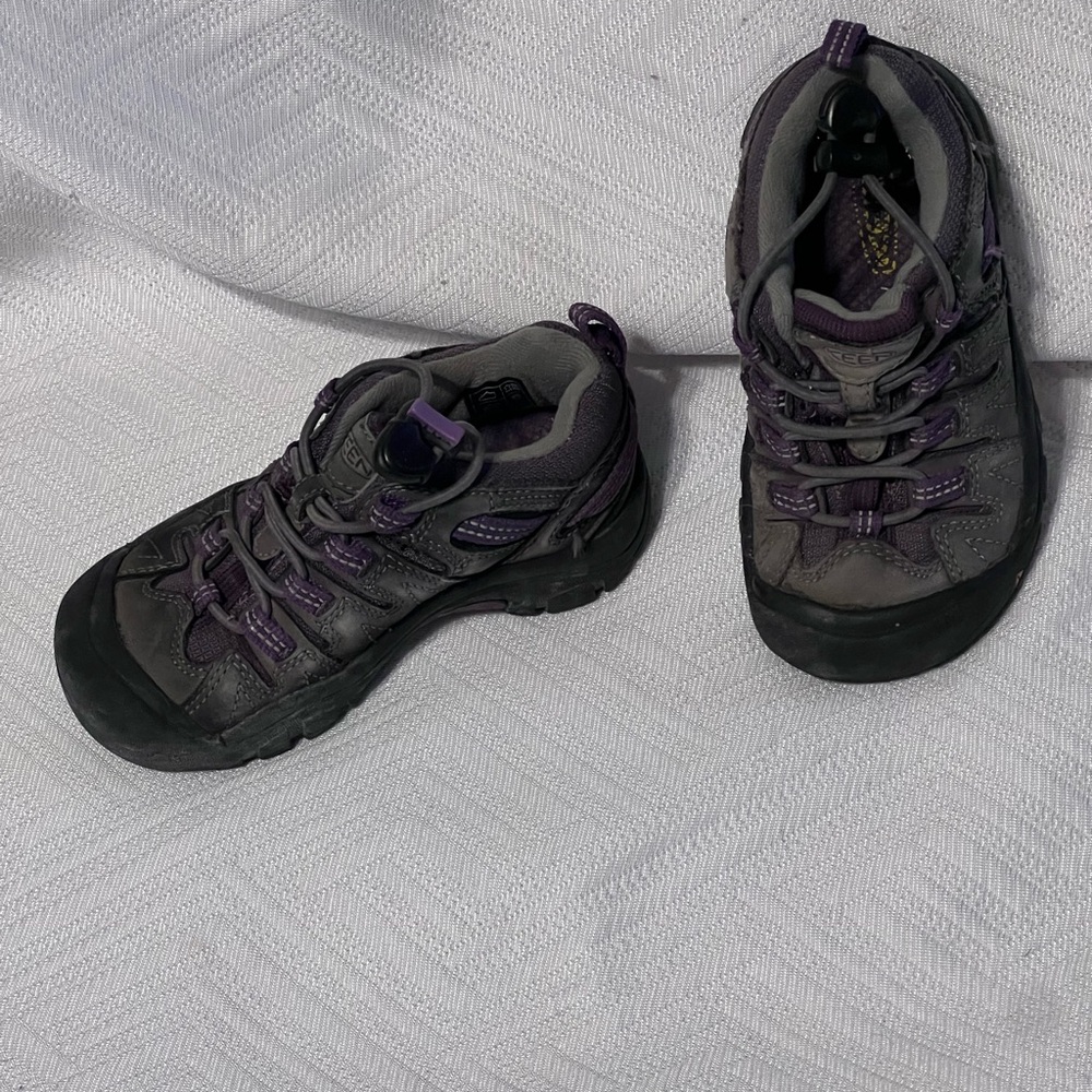 KEEN Koven Trail Hiking Shoes Gray/Purple 
Toddler Size 10.